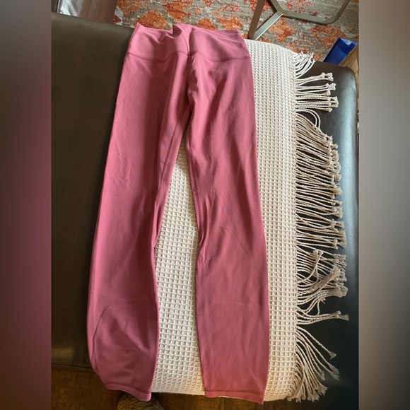 Lululemon leggings in perfect condition, worn few time. Condition like new - Picture 1 of 5